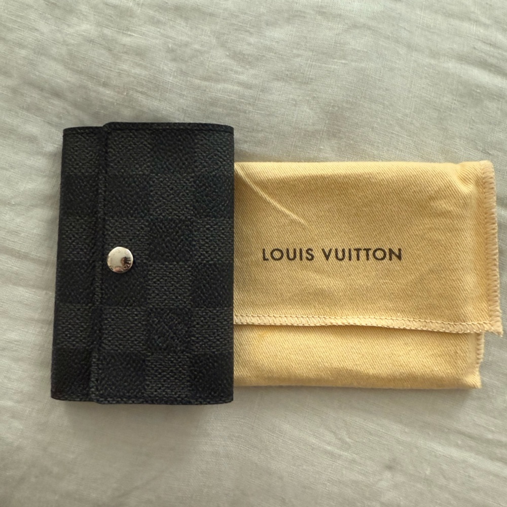 Louis Vuitton 6 key holder